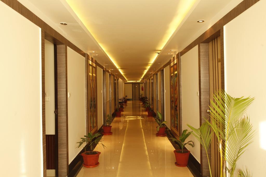 Hotel M J Residency Dehradun Exteriör bild